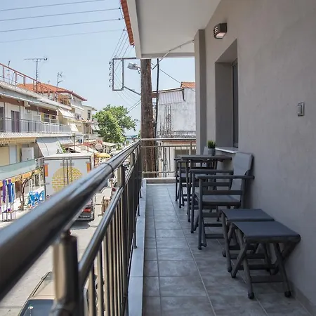 B. U. Luxury Apartamento Asprovalta