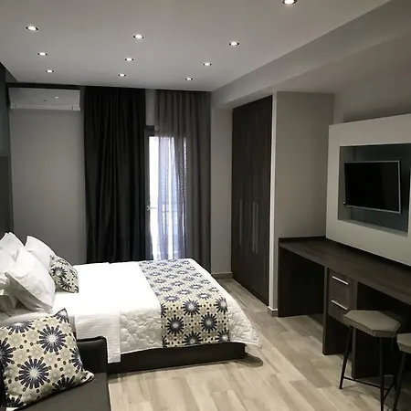 B. U. Luxury アパート *