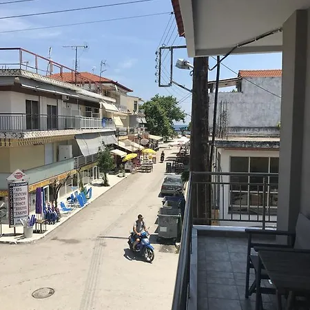 B. U. Luxury アパート *