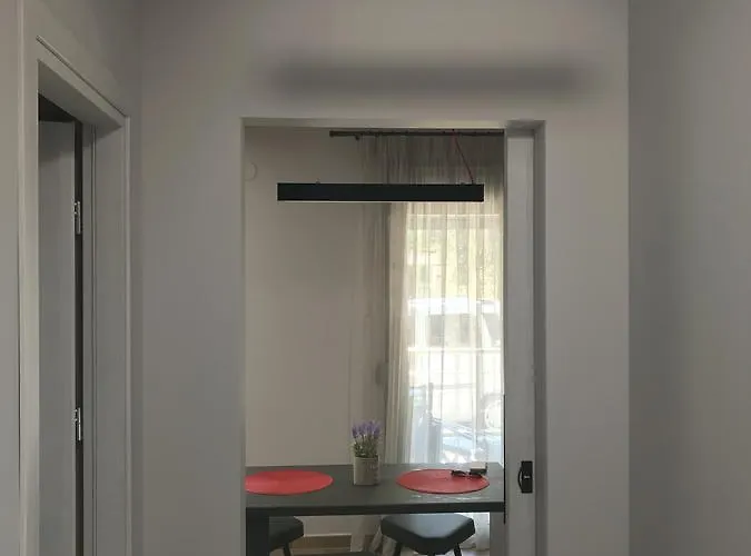 B. U. Luxury *