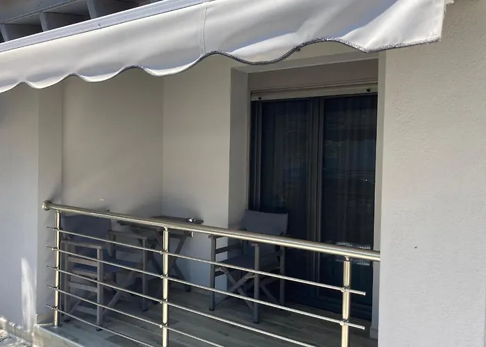 B. U. Luxury * Asprovalta