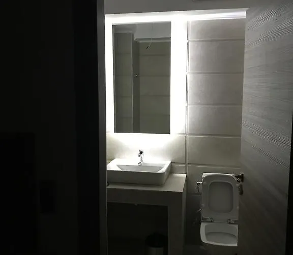 B. U. Luxury Apartamento